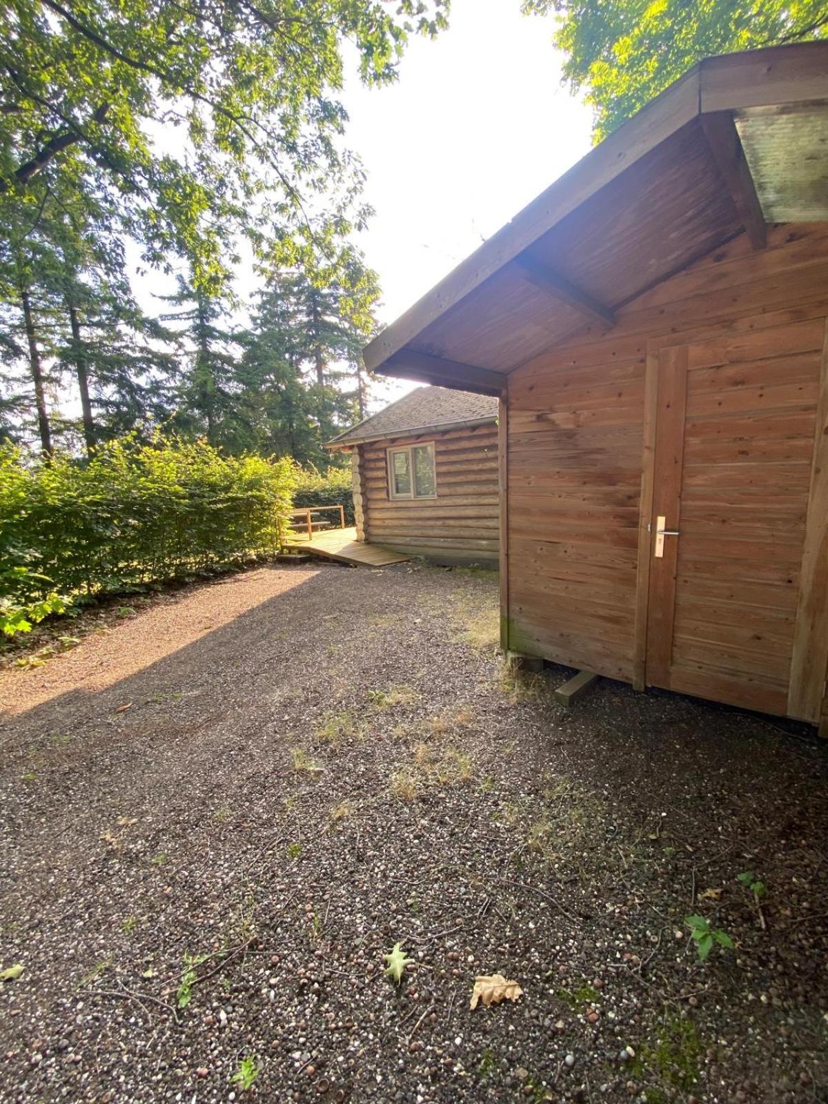 Knus Boomstamhuisje Op De Schatberg - Nabij Toverland Sevenum Exterior foto